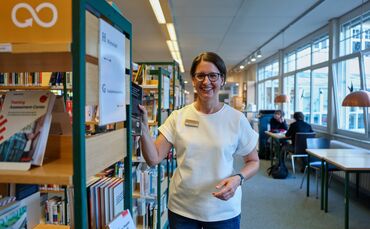 Büchereileiterin Marianne Seidel kann derzeit, einige Käufe dank einer Spende ausgenommen, keine Medien neu anschaffen.