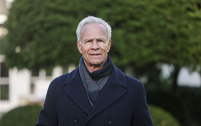 Klaus J. Behrendt