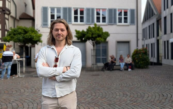 Vito Di Donna vor dem Milchhäusle am Marktplatz in Winnenden.