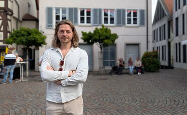 Vito Di Donna vor dem Milchhäusle am Marktplatz in Winnenden.