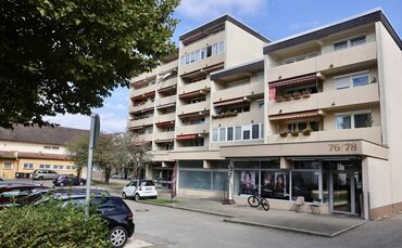 In einem Mehrfamilienhaus in Plüderhausen sind bei einem Wohnungsbrand zwei Menschen gestorben.