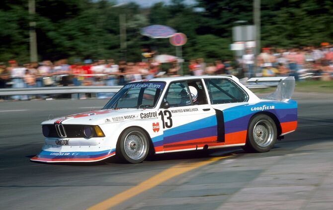 Manfred (Bibi) Winkelhock 1977 im BMW 320i Gruppe 5 auf dem Norisring in Nürnberg.