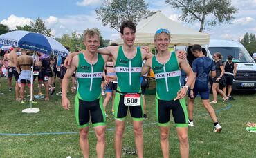 Die Welzheimer Studenten Tobias Geromiller, Henrik Friz und David Mettler (von links) bei einem Triathlon-Wettkampf.