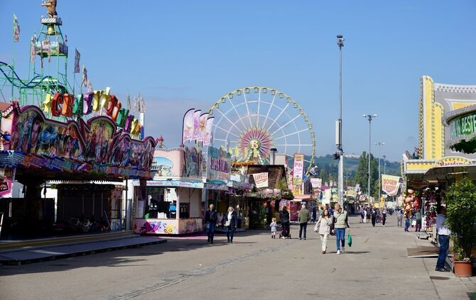Zum Volksfst-Start dürfen sich Besucher auf sommerliche Temperaturen freuen (Symbolfoto).