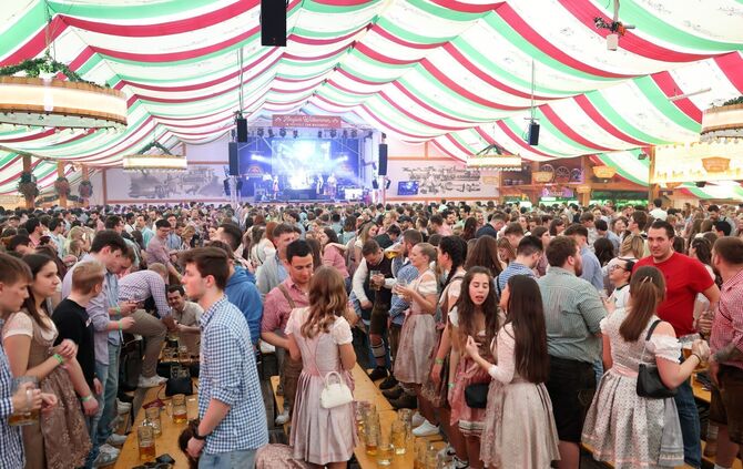 Du feierst gerne im Festzelt, probierst dich gerne durch die Buden oder kennst jede Achterbahn auf dem Wasen auswendig? Wir woll