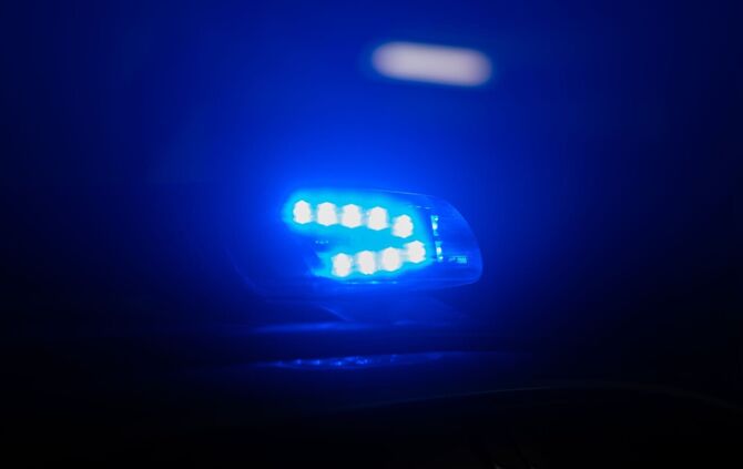 Die Polizei durchsuchte die Wohnung der mutmaßlichen Täter. (Symbolbild)