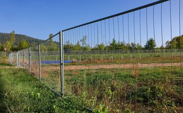 Der Bauzaun ist ein Vorbote: Bald beginnen die Arbeiten für das Rudersberger Rettungszentrum.
