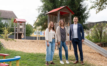 Tanja Szontag (Leiterin des katholischen Kindergartens St. Michael), Leonie Bohn (Leiterin des Amtes für Bildung und Betreuung)