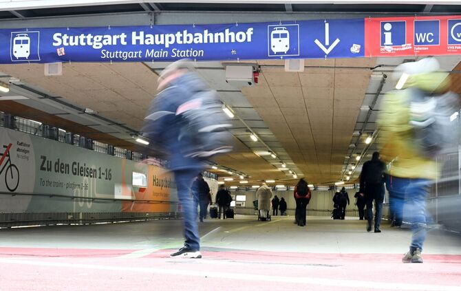 Bis Ende kommender Woche brauchen Fahrgäste viel Geduld auf der Strecke zwischen Stuttgart und Heilbronn. (Symbolbild)
