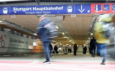 Bis Ende kommender Woche brauchen Fahrgäste viel Geduld auf der Strecke zwischen Stuttgart und Heilbronn. (Symbolbild)