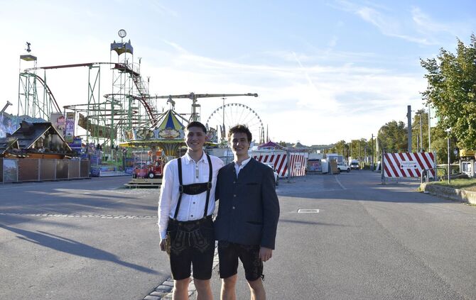 Felix Lindner und Moritz Baier auf dem Cannstatter Wasen.