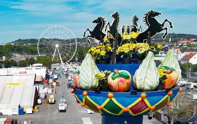 Die Fruchtsäule, dieses Jahr neu, ist ein beliebter Treffpunkt.