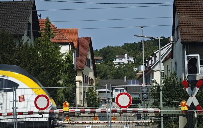 Noch ist der Bahnübergang Gleisstraße gesperrt, die Sanierung soll aber bald beginnen.