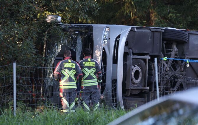 Schwerer Busunfall auf der A96 - Tote und Verletzte