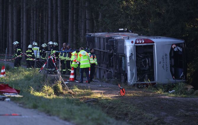 Schwerer Busunfall auf der A96 - Tote und Verletzte