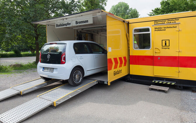 Der ADAC bietet in Plüderhausen kostenlose Fahrzeugchecks an.