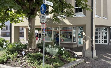 Am Rathaus befinden sich der i-Punkt für Touristen und der Kartenvorverkauf für Kulturveranstaltungen - aber nur noch bis Ende d