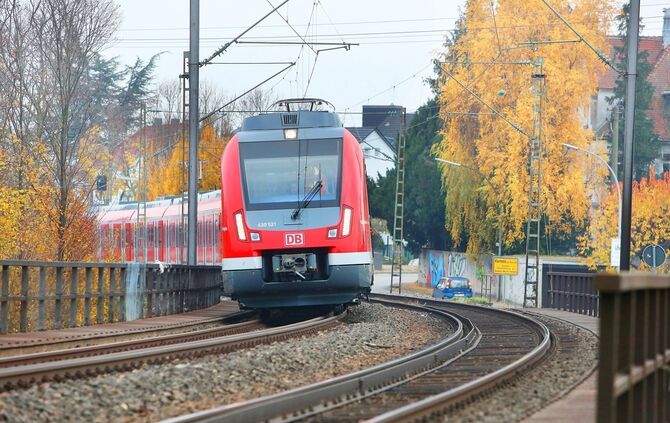 Am Montagnachmittag (28.09.) kam es zu Streckensperrungen in Stuttgart. (Symbolbild)