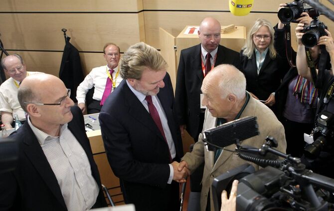 Bei der legendären Schlichtungsrunde zu Stuttgart 21 legte die DB am 29. Juli 2011 das Ergebnis ihres Stresstests vor. Das Foto