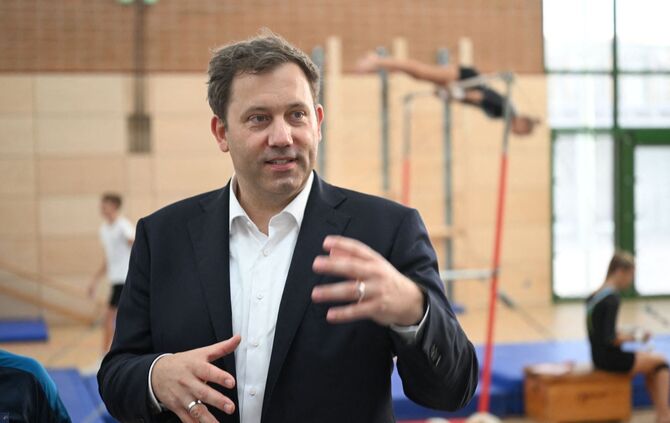 Finanzminister Klingbeil besucht Zukunftsprojekte in Deutschland