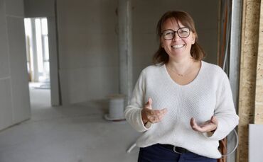 Noch ist es eine Baustelle: Eugenia Schäuble von ErgoPunkt in Endersbach will in neue, deutlich größere Praxisräume umziehen.