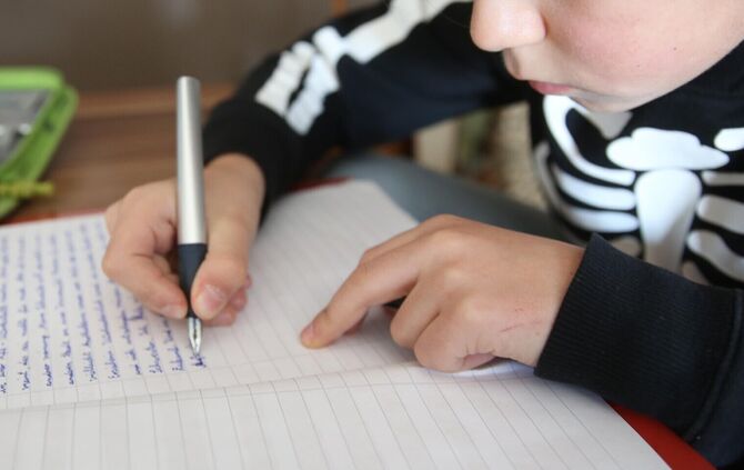 Bildung ist wichtig - der Bedarf nach Förderung durch Schulbegleitung steigt.