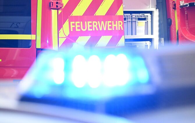 Es gab einen Vorfall mit einem Flugzeug und einem Feuerwehrauto am Flughafen in Friedrichshafen. (Symbolbild)
