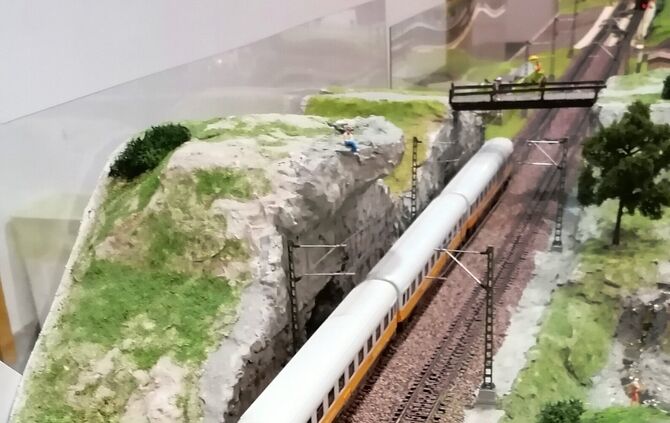 Detailreiche Modellbahnanlage der Modellbahngruppe Endersbach.
