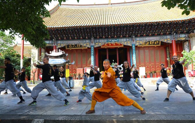 Disziplin und Hingabe stehen bei den Shaolin-Mönchen im Mittelpunkt der täglichen Praxis.