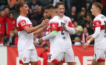 Deniz Undav lässt sich feiern: Beim 5:0 im Test gegen Greuther Fürth trifft der VfB-Stürmer doppelt.