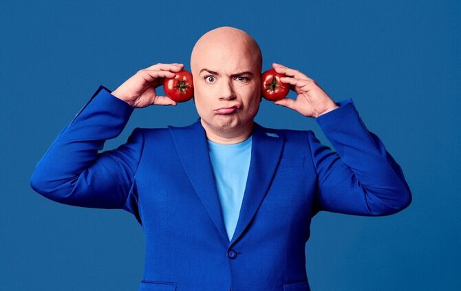 Okan Seese tritt mit seinem neuen Soloabend "Tomaten auf den Ohren" im Kulturhaus Schwanen auf.