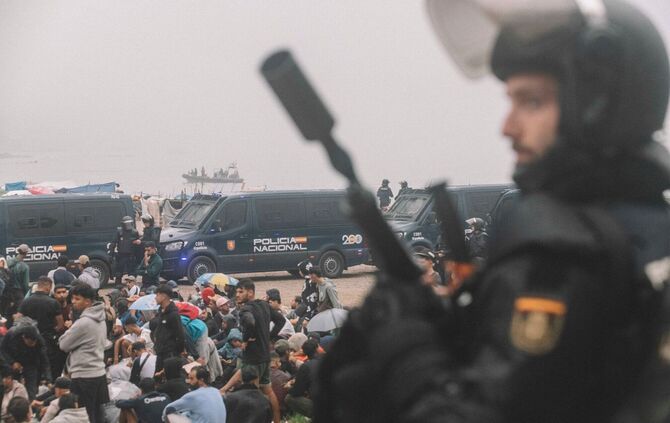 Polizei räumt Migrantenlager in Ceuta