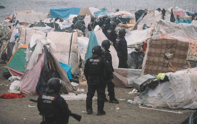 Polizei räumt Migrantenlager in Ceuta