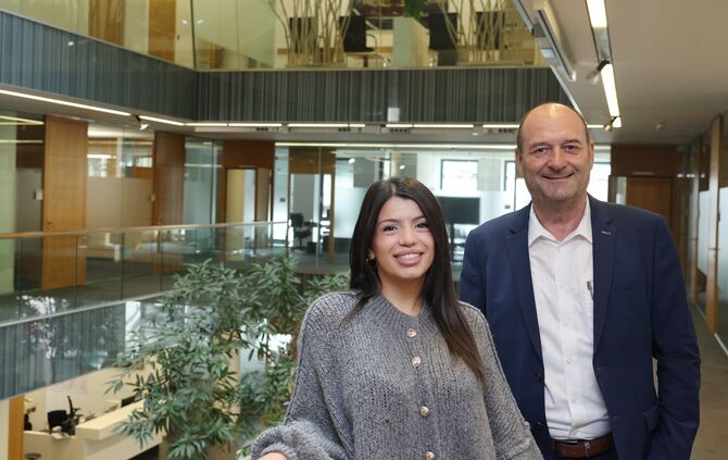 Arzu Kulpinari und Ulrich Friz von der Volksbank Stuttgart erklären, welche Geldanlage für Kinder sinnvoll ist.