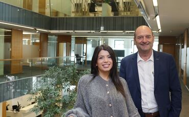 Arzu Kulpinari und Ulrich Friz von der Volksbank Stuttgart erklären, welche Geldanlage für Kinder sinnvoll ist.