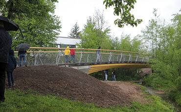 Für die Stuttgarter Holzbrücke, die im Rahmen der Gartenschau gebaut wurde, hat die Gemeinde Urbach Fördergelder bekommen. (Arch