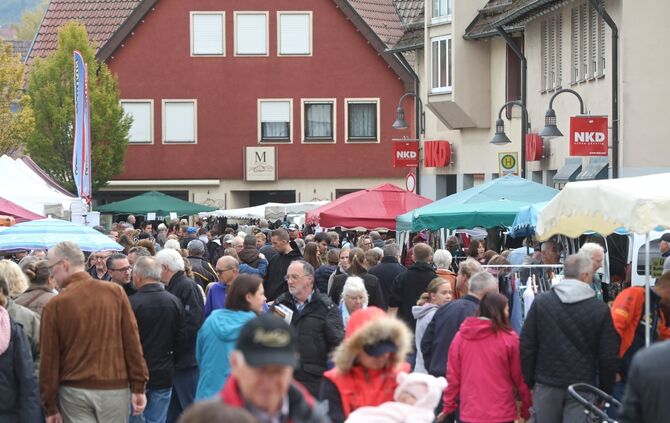 Die Ortsmitte wird am Sonntag zur Flaniermeile. (Archivbild)
