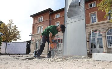 Die Bauarbeiten am Vorplatz des Winnender Bahnhofs haben begonnen.