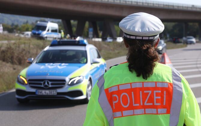 Am fünten Prozesstag wurden mehrere Polizeibeamte gehört, die den Mann und seinen psychischen Zustand im Einsatz erlebt haben (S