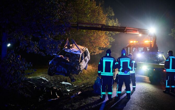 Bei dem Unfall kamen vier Menschen ums Leben, die auf Mopeds unterwegs waren.