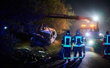 Bei dem Unfall kamen vier Menschen ums Leben, die auf Mopeds unterwegs waren.
