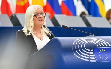 Jackie Fox im EU-Parlament