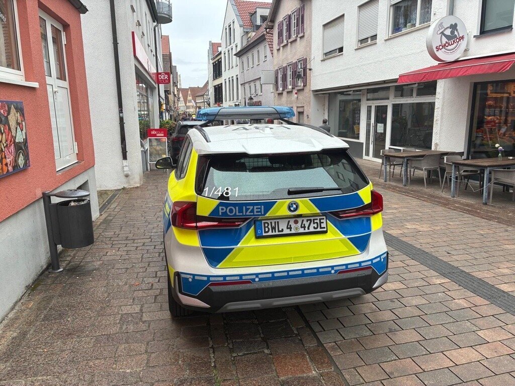Child (11) held in front of bakery in Winnenden, pushed to the ground and ...