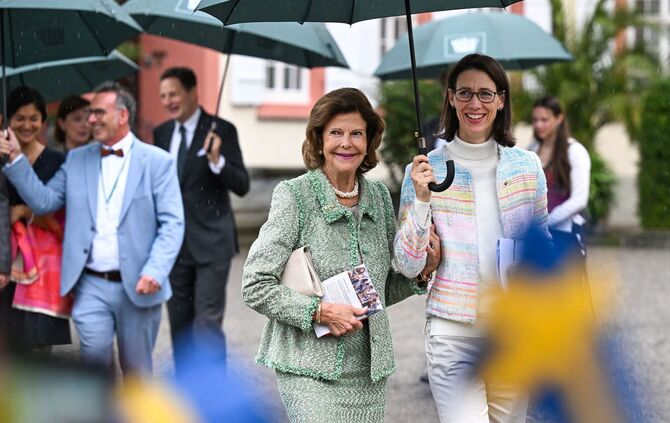 Königin Silvia feiert Jubiläum der Mentor-Stiftung