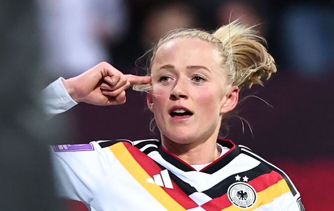 Lea Schüller