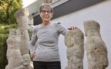 Neben Skulpturen gehören auch Gemälde zum Werk von Beate Wieselhuber-Schneider.