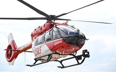 Auto überschlägt sich bei Ulm: Drei Menschen schwer verletzt