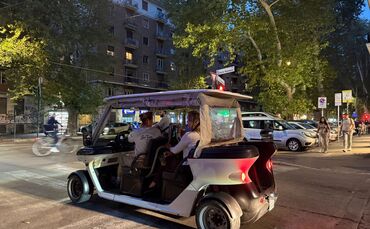 Einsatz von Golfcarts für Stadtrundfahrten in Rom