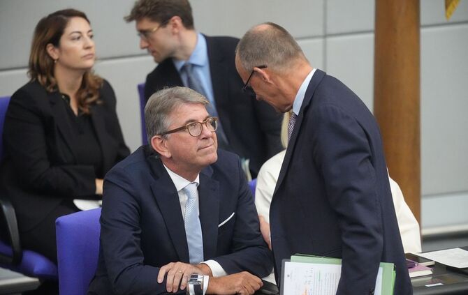 Kulturstaatsminister Weimer und Bundeskanzler Merz