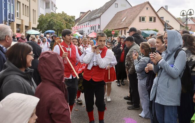 Gute Stimmung auf der Beutelsbacher Kirbe trotz Regen.